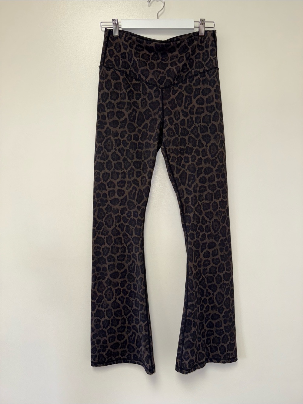 Otos (XL) Black and Brown Cheetah Print High Rise Flare Leggings